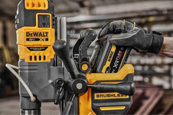 Станок сверлильный аккумуляторный бесщёточный магнитный DeWALT DCD1623N | Зображення 6