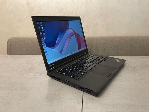 Ноутбук Lenovo ThinkPad T440p / 14" (1600x900) TN / Intel Core i7-4600M (2 (4) ядра по 2.9 - 3.6 GHz) / 16 GB DDR3 / 256 GB SSD / nVidia GeForce GT 730M, 1 GB GDDR3, 128-bit / WebCam / DVD-ROM / Fingerprint б/в + Подарунок Дротова миша / USB | Зображення 4