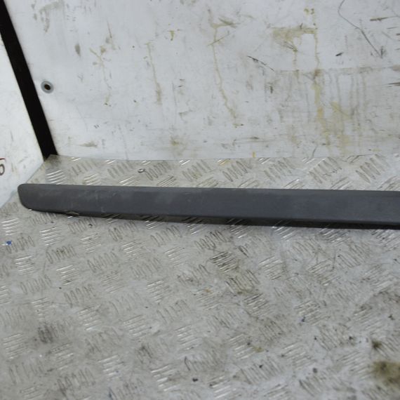 Накладка передніх лівих дверей Volvo V50 S40 2003-2012 Молдинг передніх лівих дверей Вольво В50 39987036 | Зображення 3