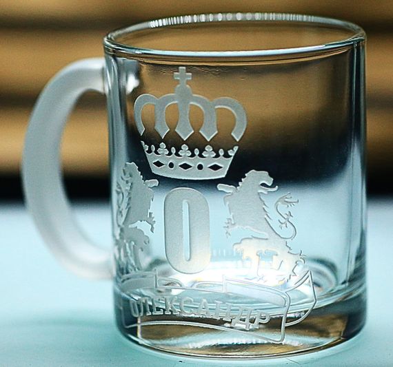 Персоналізована скляна чашка 320 мл з гравіюванням іменною символікою  подарунок для чоловіка хлопця | Зображення 2