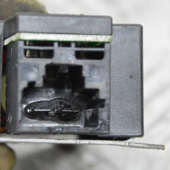 Підсилювач сигналу антени Volkswagen Golf V 2003-2009 Блок управління антени Фольксваген Гольф 5 1K6035570F | Зображення 2