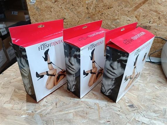 Фиксаторы для ног Fetish Tentation Neck and Ankle Strap (мятая упаковка!!!) sexstyle | Зображення 1