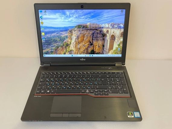 Мобільна робоча станція Fujitsu Celsius H780/15.6" (1920x1080) IPS/Intel Core i7-8750H (6(12) ядер по 2.2 - 4.1 GHz) / 16 GB DDR4 / 512 GB SSD / nVidia Quadro P600, 4 GB GDDR5, 128-bit / WebCam б/в | Зображення 1