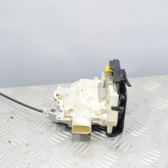 Замок передньої лівої двері Seat Exeo 2008-2013 Замок двері передній лівий Сеат Ексео 8E1837015AA | Зображення 2