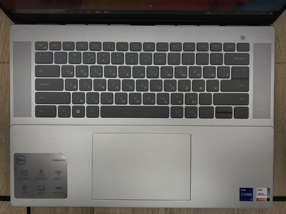 Ноутбук Б-клас Dell Inspiron 16 5620 / 16" (1920x1200) IPS / Intel Core i7-1255U (10 (12) ядер по 1.7 - 4.7 GHz) / 8 GB DDR4 / 240 GB SSD M.2 / Intel Iris Xe Graphics / WebCam / Fingerprint / USB 3.2 / HDMI / Windows 10 б/в | Зображення 3