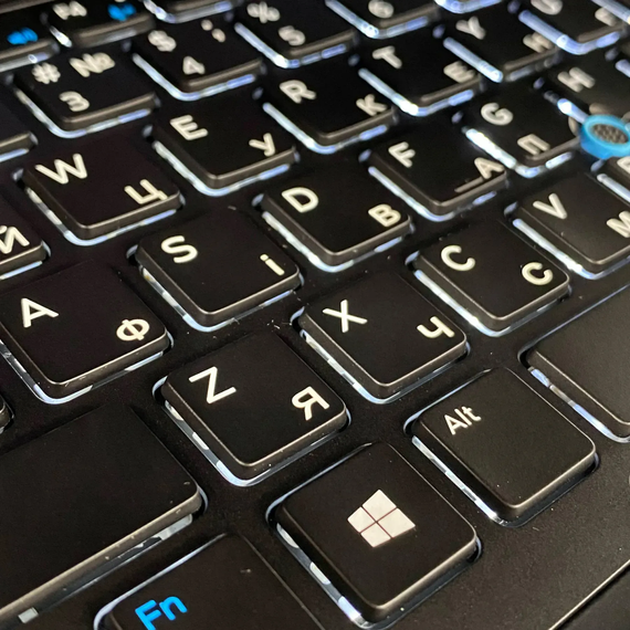 Мобільна робоча станція Dell Precision 7520 / 15.6" (1920x1080) IPS / Intel Core i7-7820HQ (4 (8) ядра по 2.9 - 3.9 GHz) / 16 GB DDR4 / 512 GB SSD / nVidia Quadro M1200, 4 GB GDDR5, 256-bit / HDMI б/в + Подарунок Бездротова миша / USB | Зображення 5