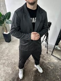 Класичний костюм