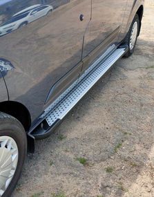 Бокові пороги Allmond Grey (2 шт., алюм.) Коротка база для Ford Custom 2013-2024 рр