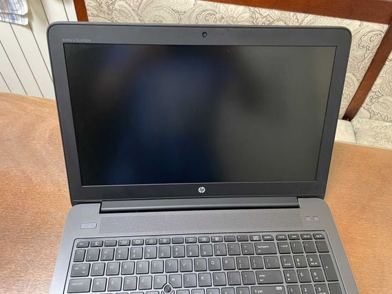 Мобильная рабочая станция Б-класс HP ZBook 15 G3 / 15.6" (1920x1080) TN / Intel Core i7-6700HQ (4 (8) ядра по 2.6 - 3.5 GHz) / 16 GB DDR4 / 256 GB SSD / nVidia Quadro M1000M, 2 GB GDDR5, 128-bit / WebCam б/у | Зображення 2