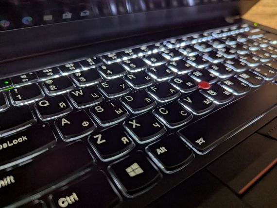 Ультрабук Lenovo ThinkPad T470 / 14" (1920x1080) IPS / Intel Core i5-6300U (2 (4) ядра по 2.4 - 3.0 GHz) / 8 GB DDR4 / 256 GB SSD / Intel HD Graphics 520 / TouchID / Windows 10 б/у + Подарок Флэш-накопитель USB 32 GB | Зображення 5