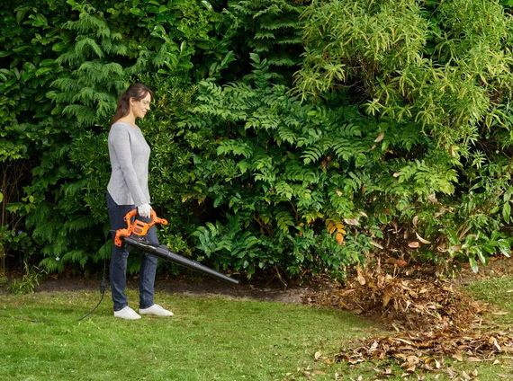 Садовий пилосос електричний Black&Decker BEBLV290 | Зображення 1