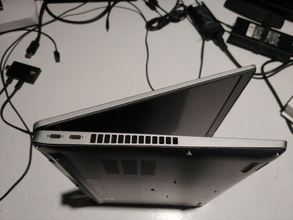 Ультрабук Б-класс Dell Latitude 5420 / 14" (1920x1080) IPS / Intel Core i5-1145G7 (4 (8) ядра по 2.6 - 4.4 GHz) / 8 GB DDR4 / 256 GB SSD M.2 / Intel Iris Xe Graphics / WebCam / USB 3.2 / HDMI / Windows 10 б/у | Зображення 3