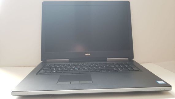 Мобильная рабочая станция Б-класс Dell Precision 7720 / 17.3" (1920x1080) IPS / Intel Core i7-7820HQ (4 (8) ядра по 2.9 - 3.9 GHz) / 32 GB DDR4 / 512 GB SSD M.2 / nVidia Quadro P5000, 16 GB GDDR5X, 256-bit / WebCam б/у | Зображення 1