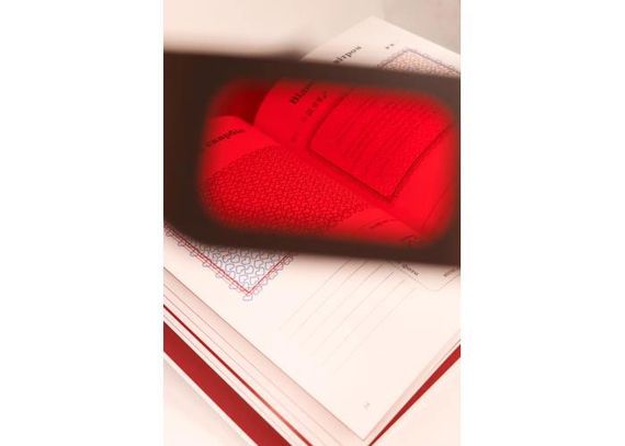 Любовь между нами (с очками) | Зображення 3