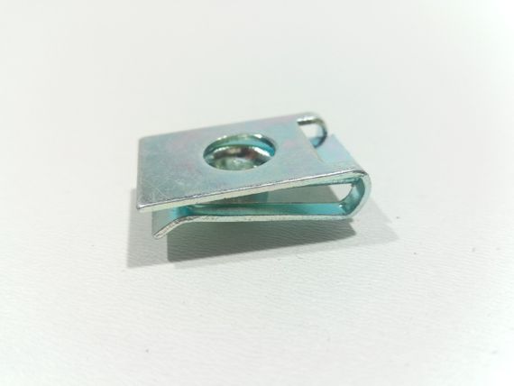 Скоба під гвинт М6 Renault/Peugeot/Volvo (16453) (7703046034)