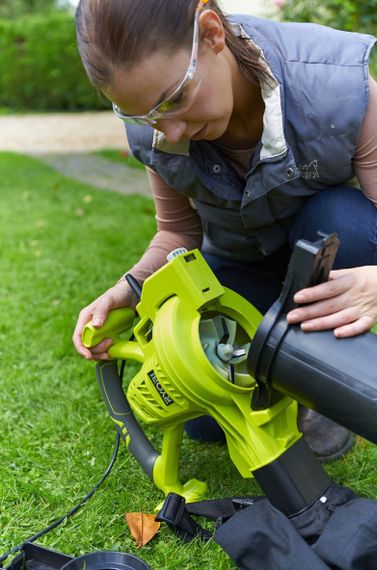 Повітродув-пилосос Ryobi RBV3000CSV, з подрібнювачем, 3кВт, 14 м3/хв, 375 км/год (5133002188) | Зображення 3
