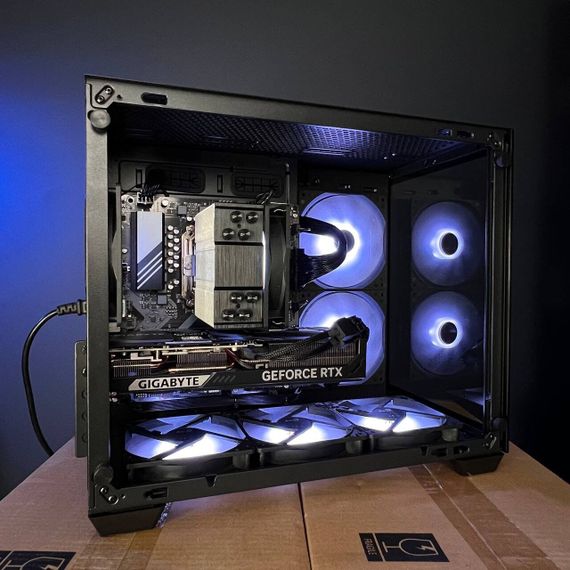 Збірка на замовлення: ігровий ПК AeroCool Dryft Mini Tower / AMD Ryzen 5 7500F (6 (12) ядер по 3,7 - 5,0 ГГц) / 32 ГБ DDR5 / 2000 ГБ SSD M.2 / nVidia GeForce RTX 5070, 12 ГБ GDDR7, 192-bit / 750 Вт | Зображення 5