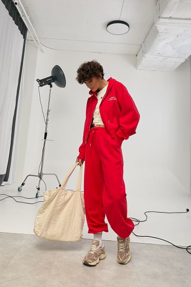 Спортивний костюм вільного фасону з вишитим написом - червоний цвет, M/L (є розміри)