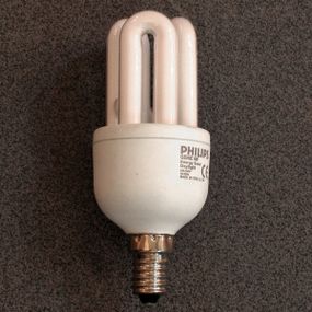 Лампа E14 Genie 8W/827 Philips 230V