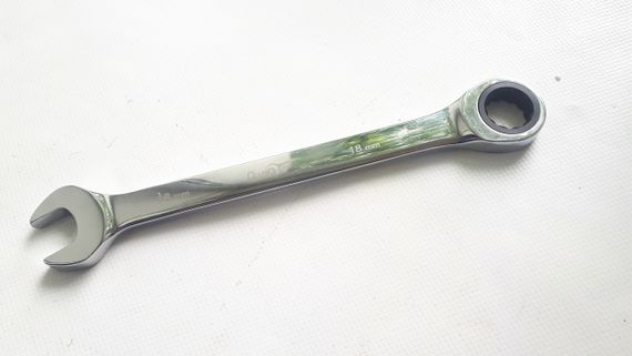 Ключ рожково-трещоточный 18 мм КТ-2081-18 Alloid