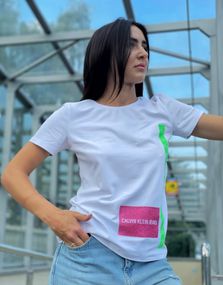 Футболка жіноча з надписом “Calvin Klein Jeans” Носи своє 42 Білий (p-200192-O-900)