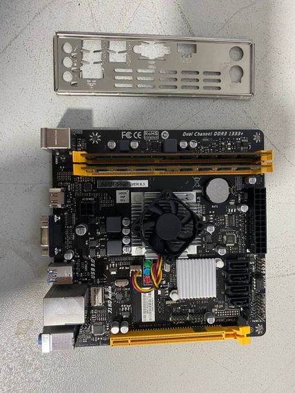 Комплект: Материнская плата Biostar A68N-5600 / AMD A10-4655M (4 ядра по 2.0 - 2.8 GHz) / 8 GB DDR3 / Socket FP2 / Задняя заглушка б/у | Зображення 2