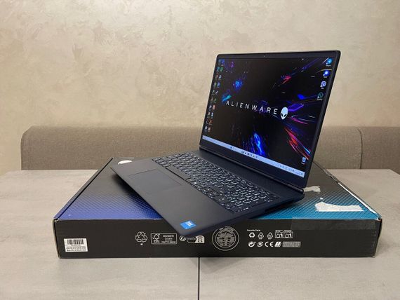 Игровой ноутбук Б-класс Dell Alienware 16 Aurora AC16250 / 16" (2560x1600) IPS / Intel Core 7 240H (10 (16) ядер по 1.8 - 5.2 GHz) / 16 GB DDR5 / 1000 GB SSD M.2 / nVidia GeForce RTX 5060, 8 GB GDDR7, 128-bit / WebCam б/у + Подарок Проводная мышь / USB | Зображення 5