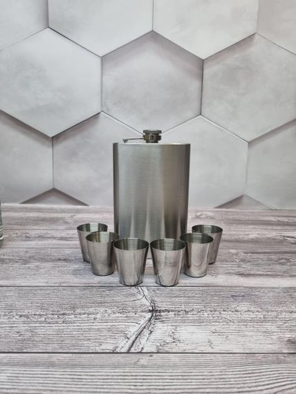 Комлект рюмка и фляга   продажа только с товарам военной тиматики