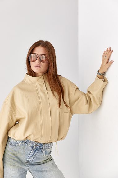 Укорочена куртка-бомбер із м’якої екошкіри - кремовий цвет, ONE SIZE (є розміри) | Зображення 4
