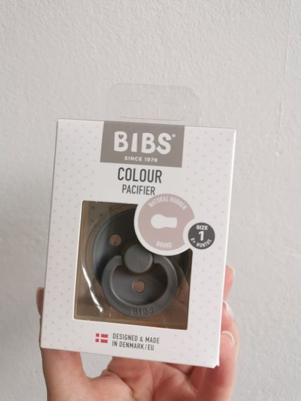 Соска пустушка Bibs Colour Round 0-6 міс Iron | Зображення 1
