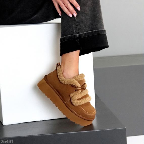 Трендовые теплые замшевые кроссовки-угги на липучке цвет Camel | Зображення 7