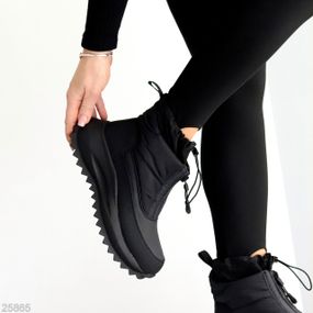 Спортивные черные ботинки дутики водонепроницаемые с фиксатором 40