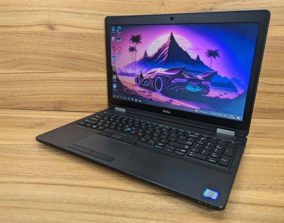 Ноутбук Dell Latitude E5570 / 15.6" (1366x768) TN / Intel Core i5-6300U (2 (4) ядра по 2.4 - 3.0 GHz) / 8 GB DDR4 / 256 GB SSD / AMD Radeon R7 M360, 2 GB DDR3, 64-bit / VGA / WebCam / Windows 10 б/в + Подарунок Бездротова миша / USB | Зображення 4