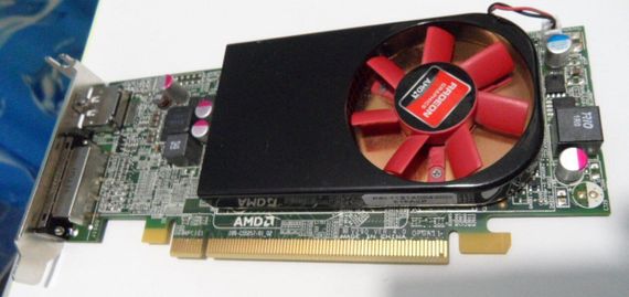 Дискретная видеокарта AMD Radeon R7 250, 2 GB DDR3, 128-bit / 1x DVI, 1x DisplayPort / Для корпусов форм-фактора Tower + Переходник DVI-VGA б/у | Зображення 1