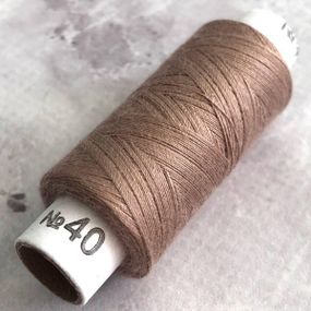 252 Нитки в катушках, швейные 100 полиэстер 40/2 (боб 200м)