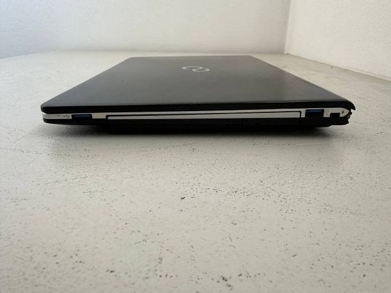 Ультрабук Б-класс Fujitsu LifeBook S936 / 13.3" (1920x1080) TN / Intel Core i7-6600U (2 (4) ядра по 2.6 - 3.4 GHz) / 8 GB DDR4 / 128 GB SSD / Intel HD Graphics 520 / WebCam / VGA б/в | Зображення 5