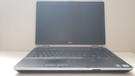 Ноутбук Б-класс Dell Latitude E6530 / 15.6" (1366x768) TN / Intel Core i7-3520M (2 (4) ядра по 2.9 - 3.6 GHz) / 8 GB DDR3 / 250 GB SSD / Intel HD Graphic 4000 / WebCam / DVD-ROM б/у | Зображення 1