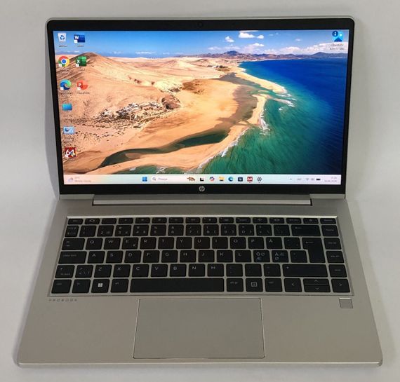 Ультрабук HP ProBook 445 G8 / 14" (1920x1080) IPS / AMD Ryzen 3 5400U (4 (8) ядра по 2.6 - 4.0 GHz) / 8 GB DDR4 / 256 GB SSD / AMD Radeon RX Vega 6 Graphics / WebCam / Win 11 Pro б/в + Подарунок Флеш-накопичувач Kingston DataTraveler Exodia S 64 ГБ | Зображення 1