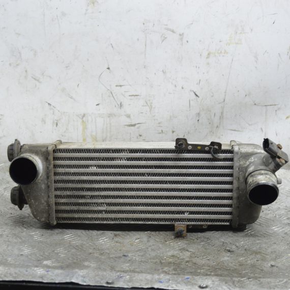 Радіатор інтеркулера Hyundai i30 1.6 CRDi радіатор інтеркуллера Хюндай і30 282702A62X