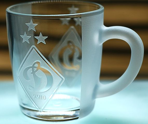 Скляна чашка 350 мл ФК Динамо Київ з гравіюванням подарунок для фаната  футбольна кружка | Зображення 4