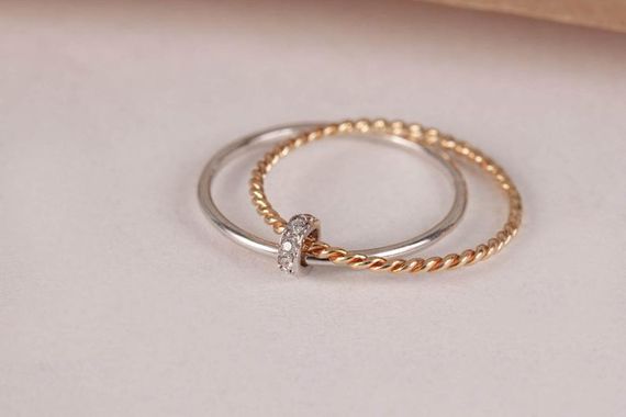 Кольцо из белого и желтого золота с фианитами 20.5