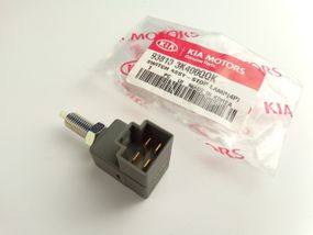 Датчик вмикання гальма (педалі) Hyundai/KIA, MOBIS (938103K400QQK) (93810-3K400QQK)