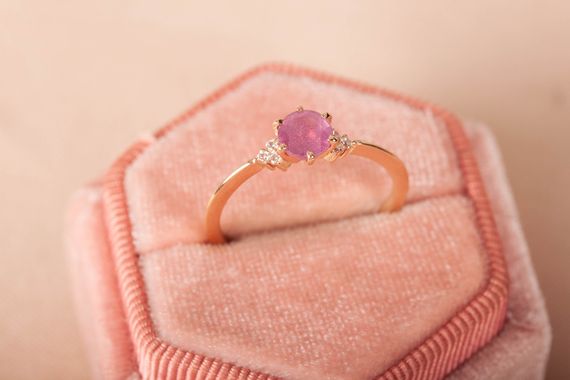 Кольцо из красного золота с натуральным рубином 14.5 | Зображення 9