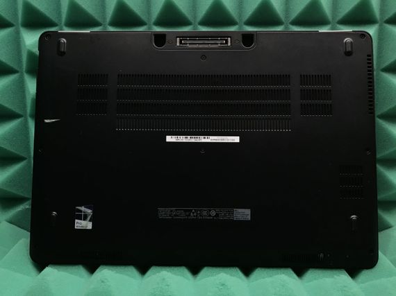 Ультрабук Б-класс Dell Latitude E7470 / 14" (1920x1080) IPS / Intel Core i7-6600U (2 (4) ядра по 2.6 - 3.4 GHz) / 8 GB DDR4 / 256 GB SSD / Intel HD Graphics 520 / WebCam / HDMI / Windows 10 б/у | Зображення 8
