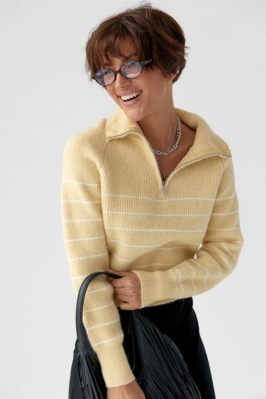Короткий в'язаний светр у смужку із блискавкою на горловині - лимонний цвет, ONE SIZE (є розміри) | Зображення 2