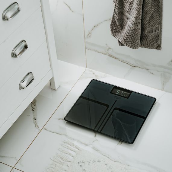 Весы напольные электронные стеклянные аккумуляторные Adler AD 8194 stripes до 180 кг с высокой точностью | Зображення 3