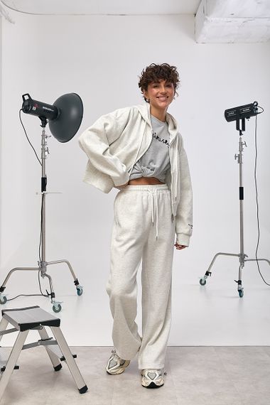 Спортивний костюм вільного фасону з вишитим написом - світло-сірий цвет, M/L (є розміри)