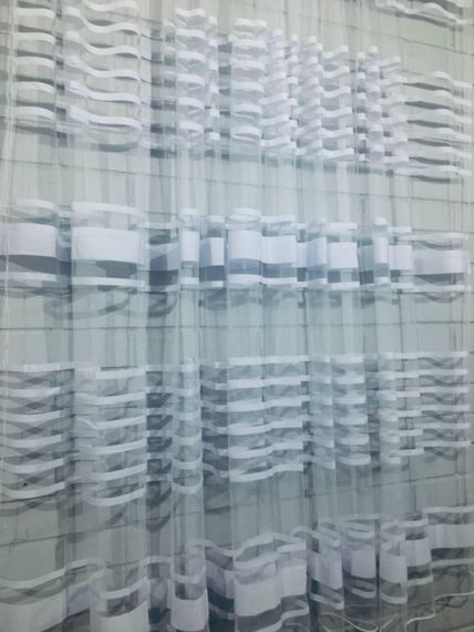 Готова коротка пошита біла фіранка тюль в смужку на фатине до підвіконня. 300х145см