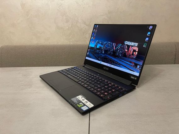 Игровой ноутбук Gigabyte Aero 15XV8 / 15.6" (3840x2160) IPS / Intel Core i7-8750H (6 (12) ядер по 2.2 - 4.1 GHz) / 16 GB DDR4 / 512 GB SSD M.2 / nVidia GeForce GTX 1070, 8 GB GDDR5, 256-bit / WebCam б/у | Зображення 4