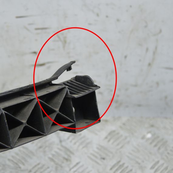 Кронштейн заднього бампера лівий Volkswagen T4 1990-2003 Кріплення заднього бампера Фольксваген т4 7D0807393 | Зображення 2